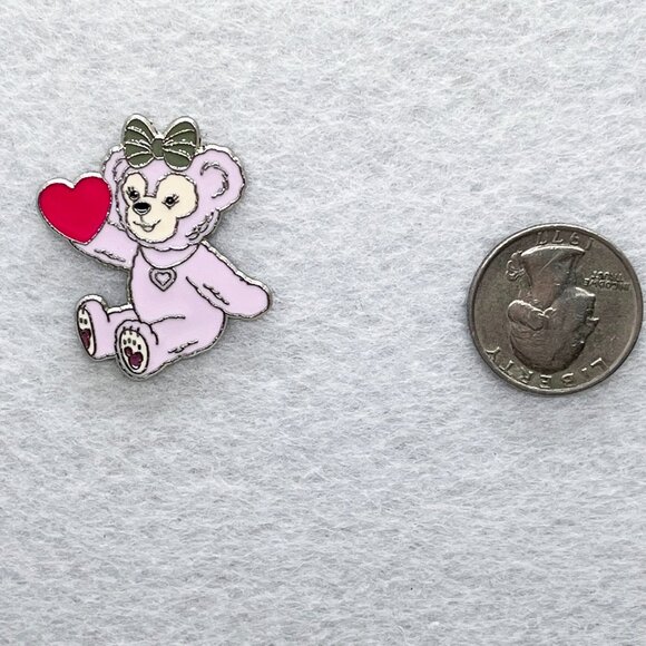 🔮‎ 5/$25 Disney Shellie May Bear Holding Heart Pin - Picture 2 of 2